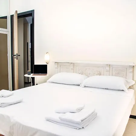 Apartment - Walk To Navona - Full Kitchen - Fast Wi-fi & A-c Rom