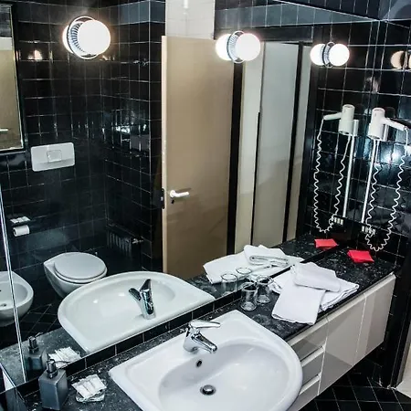 - Walk To Navona - Full Kitchen - Fast Wi-fi & A-c Apartment