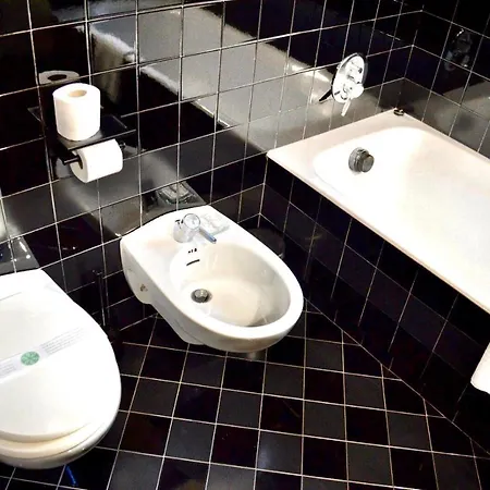 Apartment - Walk To Navona - Full Kitchen - Fast Wi-fi & A-c