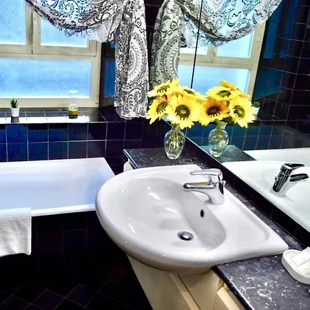 - Walk To Navona - Full Kitchen - Fast Wi-fi & A-c Apartment Rom