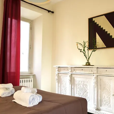 - Walk To Navona - Full Kitchen - Fast Wi-fi & A-c Rom