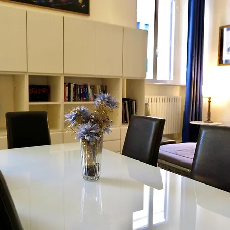 Apartment - Walk To Navona - Full Kitchen - Fast Wi-fi & A-c *