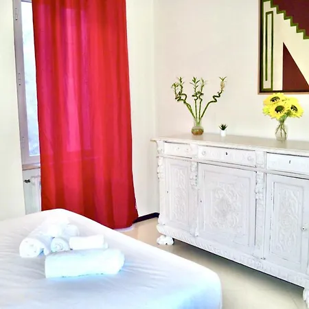 - Walk To Navona - Full Kitchen - Fast Wi-fi & A-c