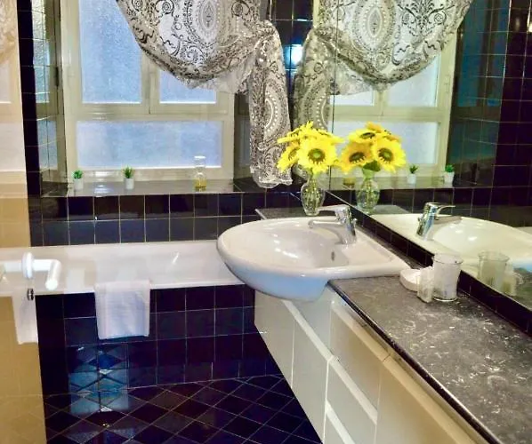 아파트 - Walk To Navona - Full Kitchen - Fast Wi-fi & A-c